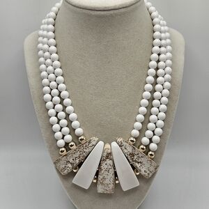 VINTAGE White & Gold Speckle Plastic Beaded Statement Collar Necklace Box Clasp